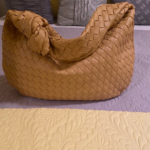 Urban Expressions Handbags - Urban Expressions Tan Woven Shoulder Bag